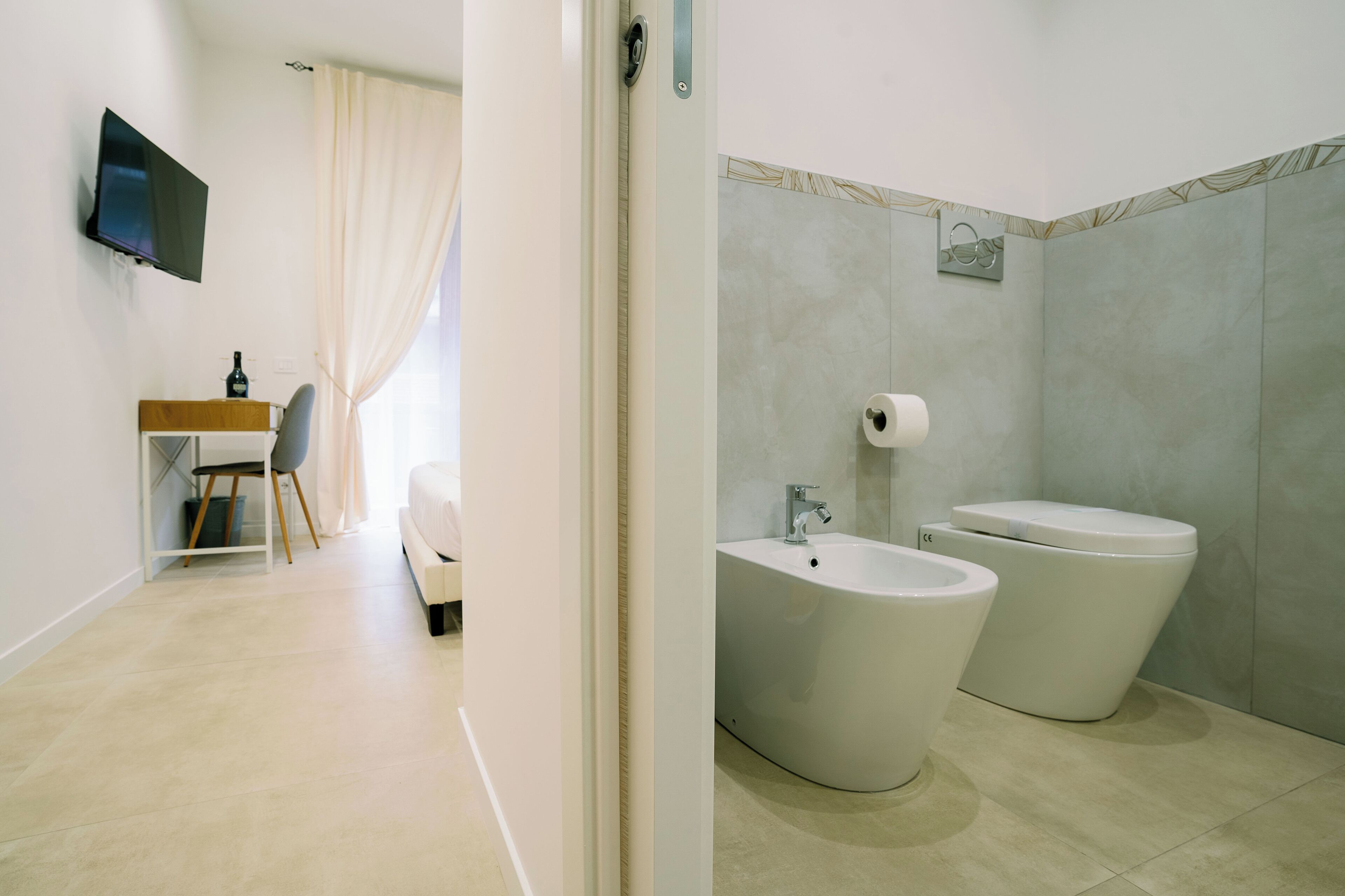 Comfort Double Room, Balcony | Free minibar, in-room safe, desk, laptop workspace