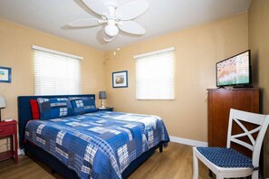3 bedrooms, desk, iron/ironing board, travel cot