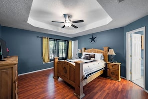 3 bedrooms, iron/ironing board, free WiFi, bed sheets - Fan Fave Pool, Fire Pit Near At-t Stadium and 6 Flags (Fort Worth)