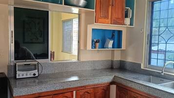 Casa Prestigio, 4 habitaciones, alberca privada, vista a la alberca | Cocina privada | Refrigerador, microondas, parrilla de estufa y tostadora