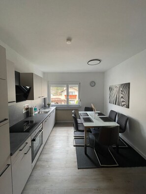 Ofen, Herdplatte, Geschirrspüler