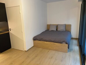 1 sovrum och sängkläder