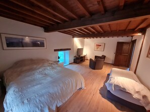 3 bedrooms, WiFi, bed sheets