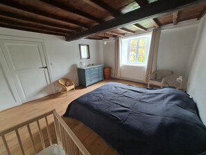 3 bedrooms, WiFi, bed sheets