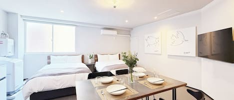 Iron/ironing board, free WiFi, bed sheets