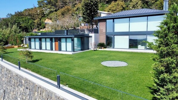 บริเวณภายนอก