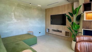 Luxury Villa, Mountain View | Living area