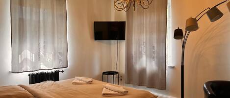 2 多间卧室、WiFi、床单