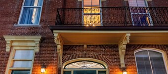 The Woodford Hotel