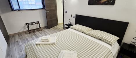 1 bedroom, iron/ironing board, travel cot, free WiFi