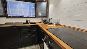 冰箱、微波炉、烤箱、炉灶