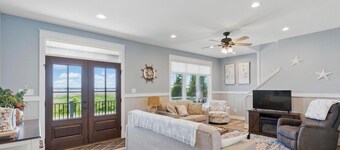 Amazing Dunnsville River House With Great Views and Sunrises, Peaceful Setting.