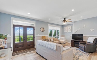 Amazing Dunnsville River House With Great Views and Sunrises, Peaceful Setting.