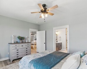 4 habitaciones, tabla de planchar con plancha y wifi gratis 