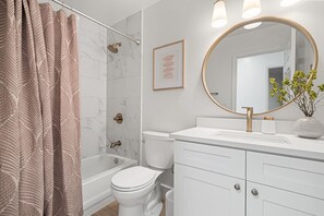 Hair dryer - New~Renovated + Private Pool + Short Walk to Beach (Destin)