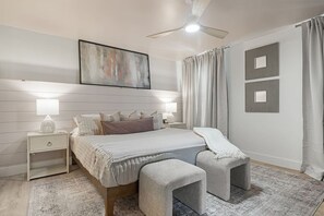 Desk, iron/ironing board, WiFi, bed sheets