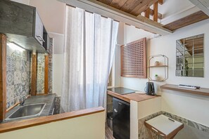Fridge, oven, stovetop, toaster