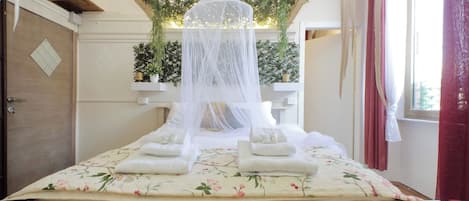 6 bedrooms, free WiFi, bed sheets