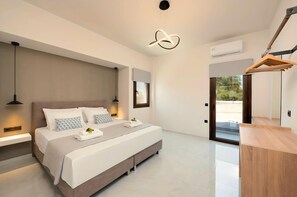 5 bedrooms, in-room safe, iron/ironing board, free WiFi