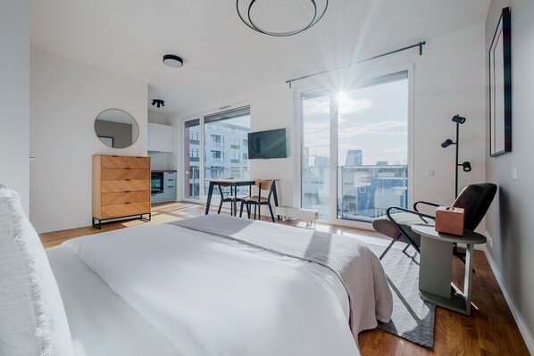 Iron/ironing board, free WiFi, bed sheets