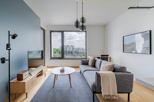Blueground | Prague 9, balcony, free parking (PRG-46)