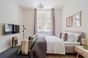 Fer et planche à repasser, Wi-Fi gratuit, draps fournis
