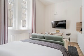 Een strijkplank/strijkijzer, gratis wifi, beddengoed