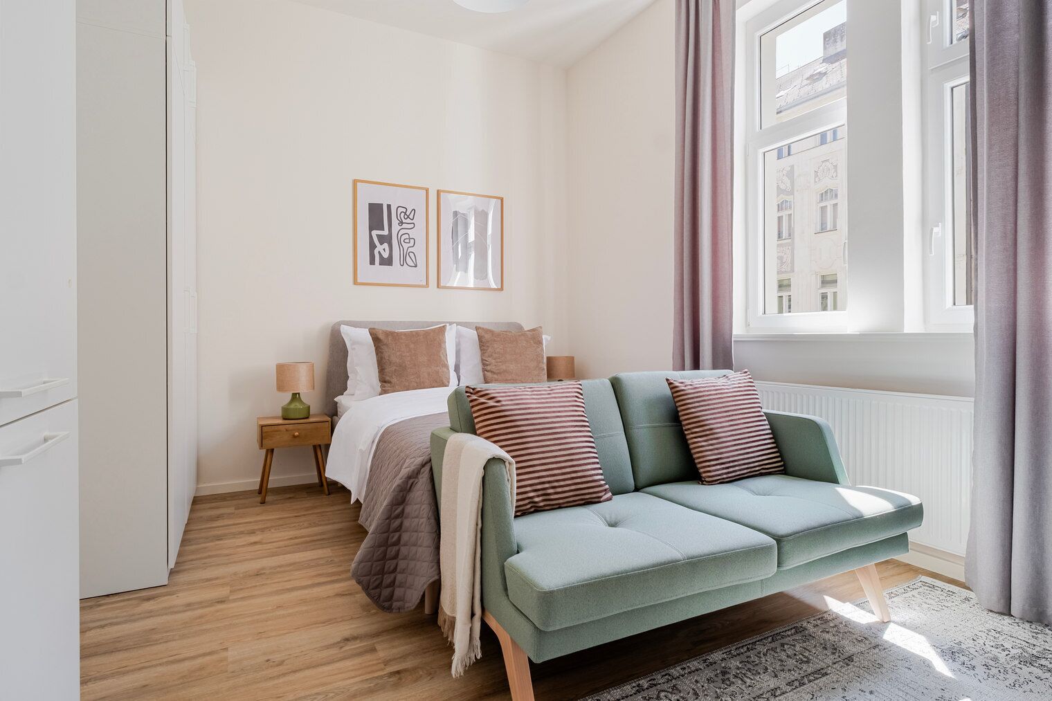 Fer et planche à repasser, Wi-Fi gratuit, draps fournis