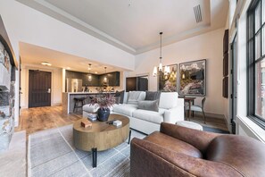 Télévision, cheminée