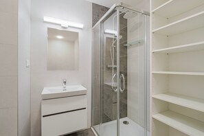 Hair dryer, towels