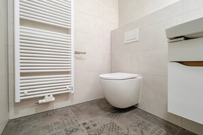 Sèche-cheveux, serviettes fournies