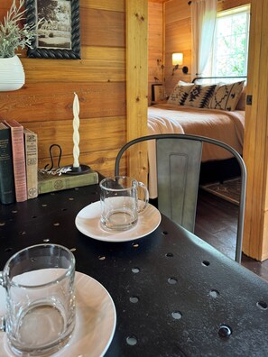1 habitación, wifi y ropa de cama