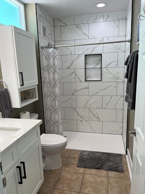 Shower, towels