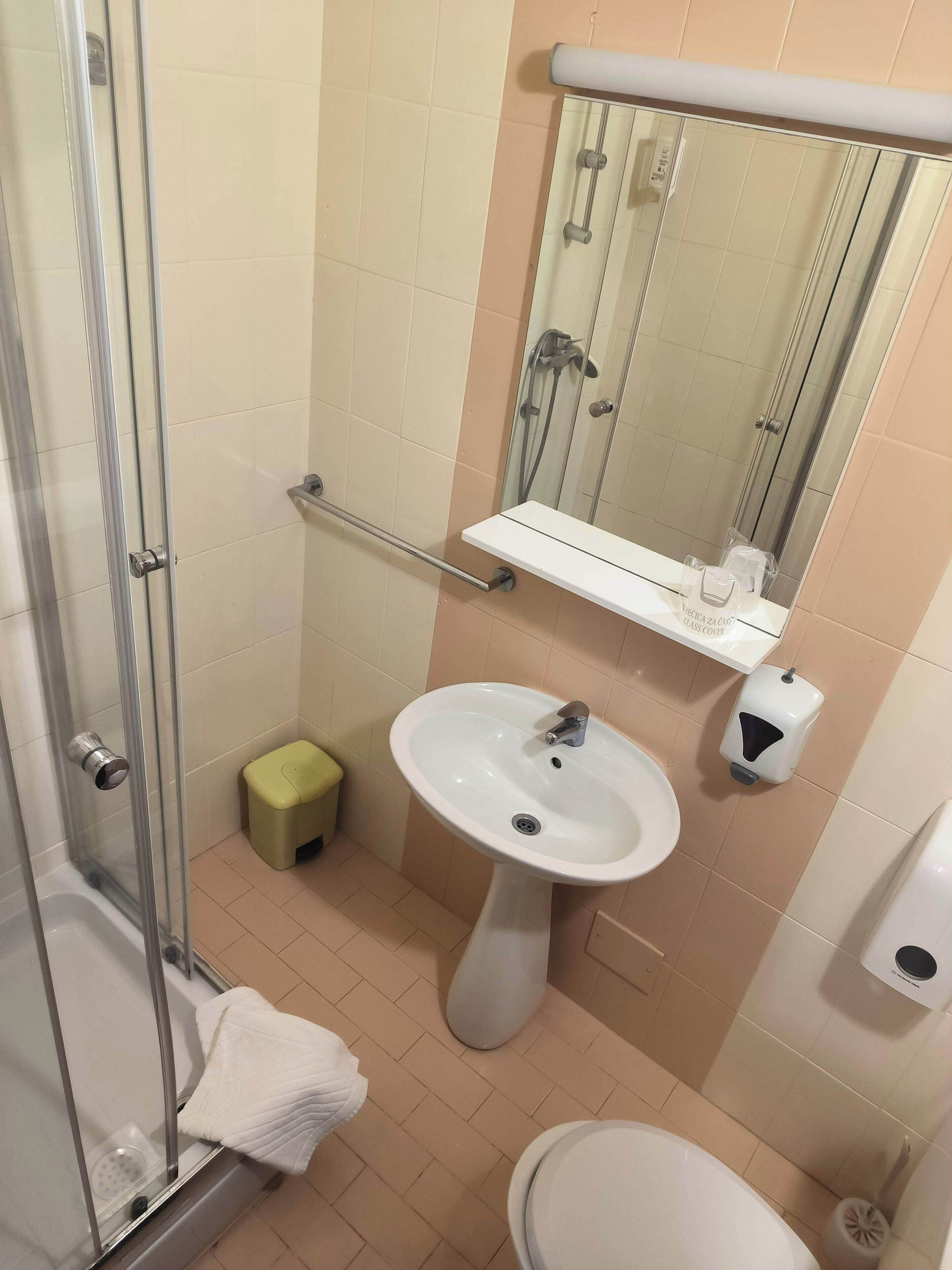 Photo - Omir Bed & Breakfast