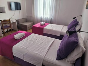 Classic Double or Twin Room - Omir Bed & Breakfast  (Pula)