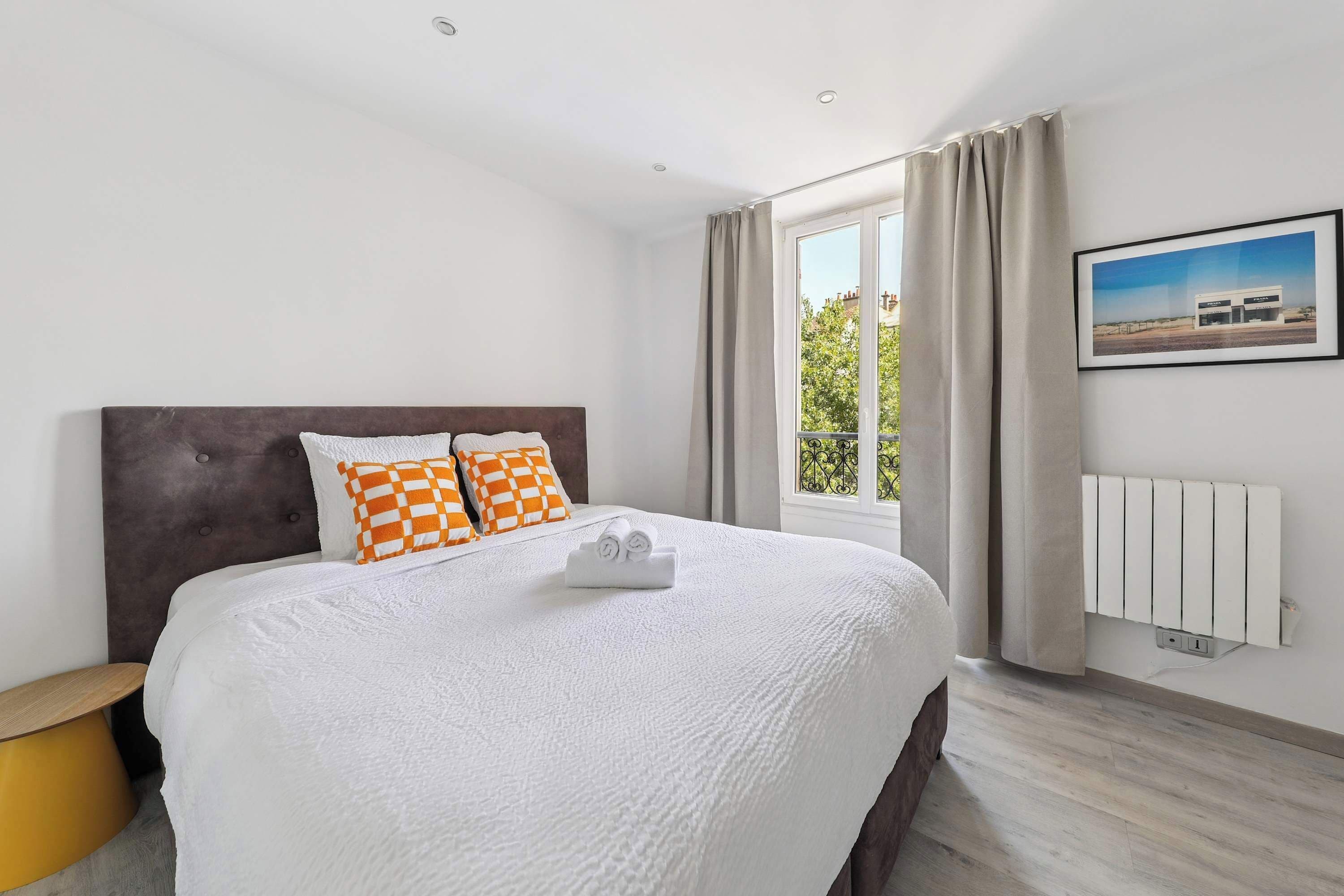 1 slaapkamer, een strijkplank/strijkijzer, wifi, beddengoed