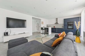 Televisie en een kantoor
