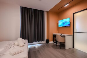 1 bedroom, desk, free WiFi