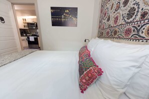 2 bedrooms, iron/ironing board, travel cot, WiFi