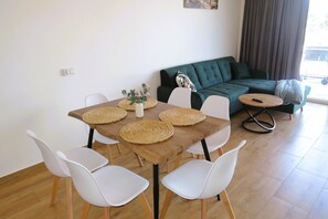 House | Dining
