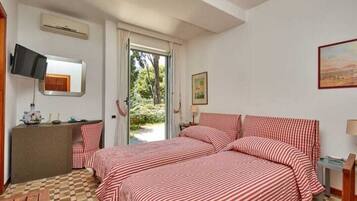 3 slaapkamers, een strijkplank/strijkijzer, wifi, beddengoed