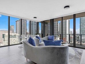 Interior - Heart of Downtown Miami | Rooftop Pool with 360°views (Miami)
