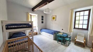 6 chambres, fer et planche Ă repasser, Wi-Fi, draps fournis