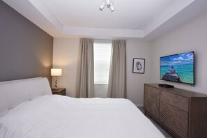 Bügeleisen/Bügelbrett, kostenloses WLAN, Bettwäsche