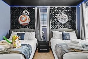 5 habitaciones, tabla de planchar con plancha, cuna de viaje y wifi 