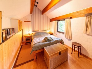 House | 3 bedrooms, individually furnished