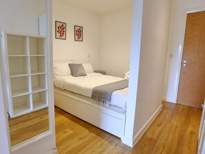 1 Schlafzimmer, Bügeleisen/Bügelbrett, kostenloses WLAN, Bettwäsche