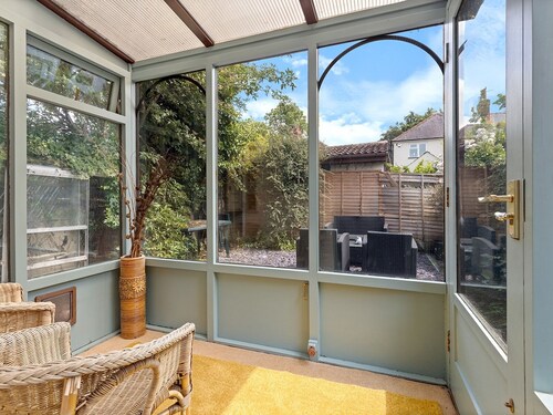 Bright, Modern York Home with Free Parking | Pass the Keys