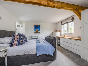 3 quartos, ferros/tábuas de passar roupa, Wi-Fi de cortesia