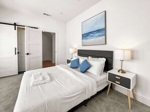 3 dormitoris, planxa i posts de planxar, wifi i roba de llit 